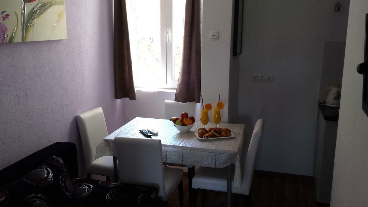 Apartments Lavanda Биоград на Мору Екстериор снимка